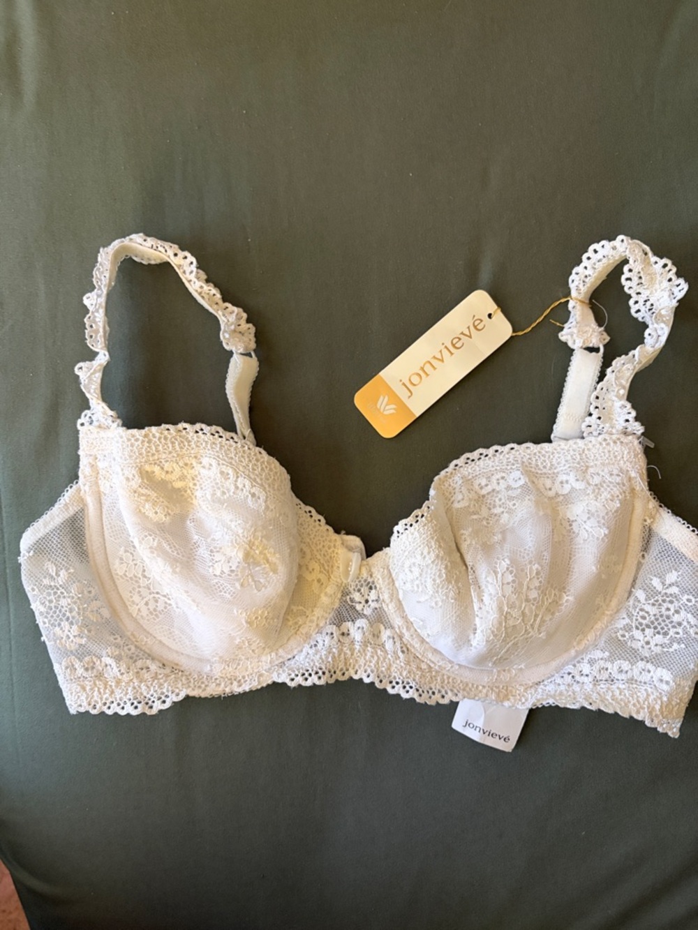 Jonvieve Lace Underwire Bra in Ivory White